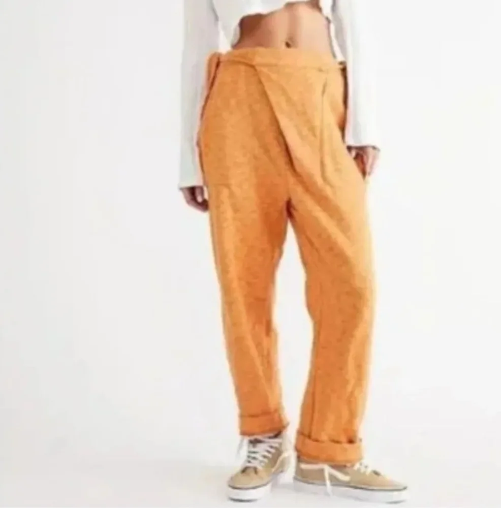 Free People Beach TY Set. NWOT. Size S. - Picture 7 of 7